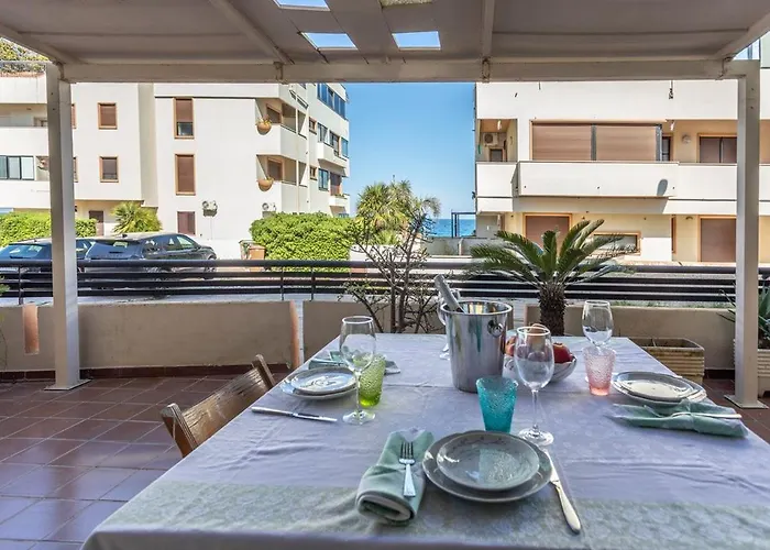 A Due Passi Dal Mare- Salento Reservation Villa