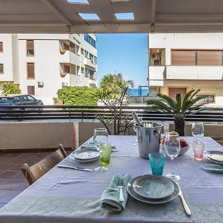 A Due Passi Dal Mare- Salento Reservation Villa